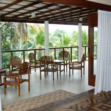 Serene Villa Ратнапура Екстериор снимка